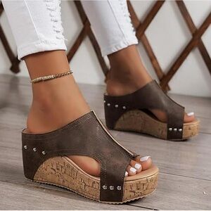 Northend Women’s Shoes Stud Wedges, Size 37 (US 6.5) NWOT Orthopedic Support